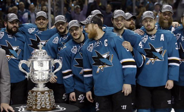 blues_sharks_hockey_40099481